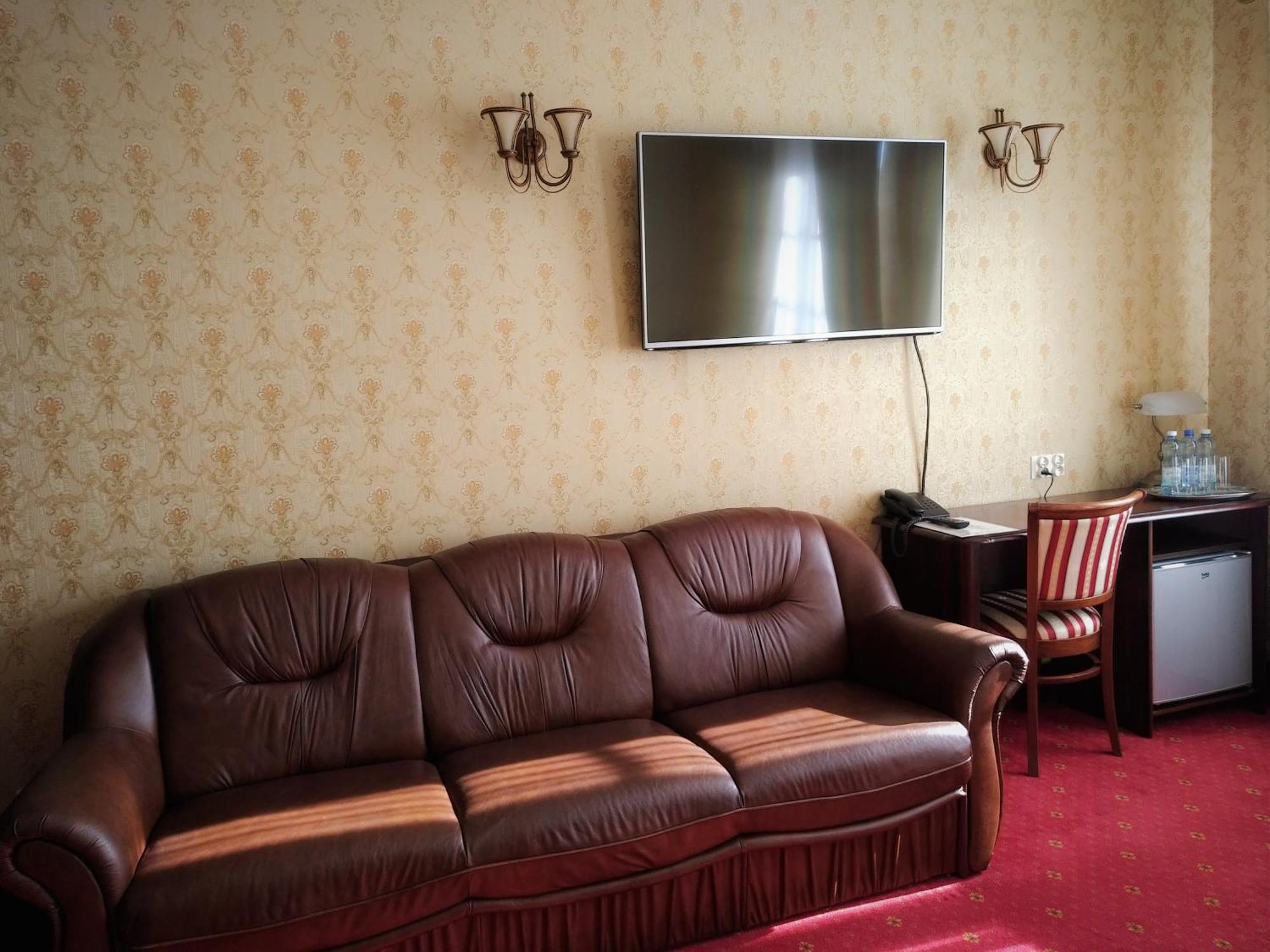 Hotel Sarmata Zespol Dworski 산도미에르즈 외부 사진